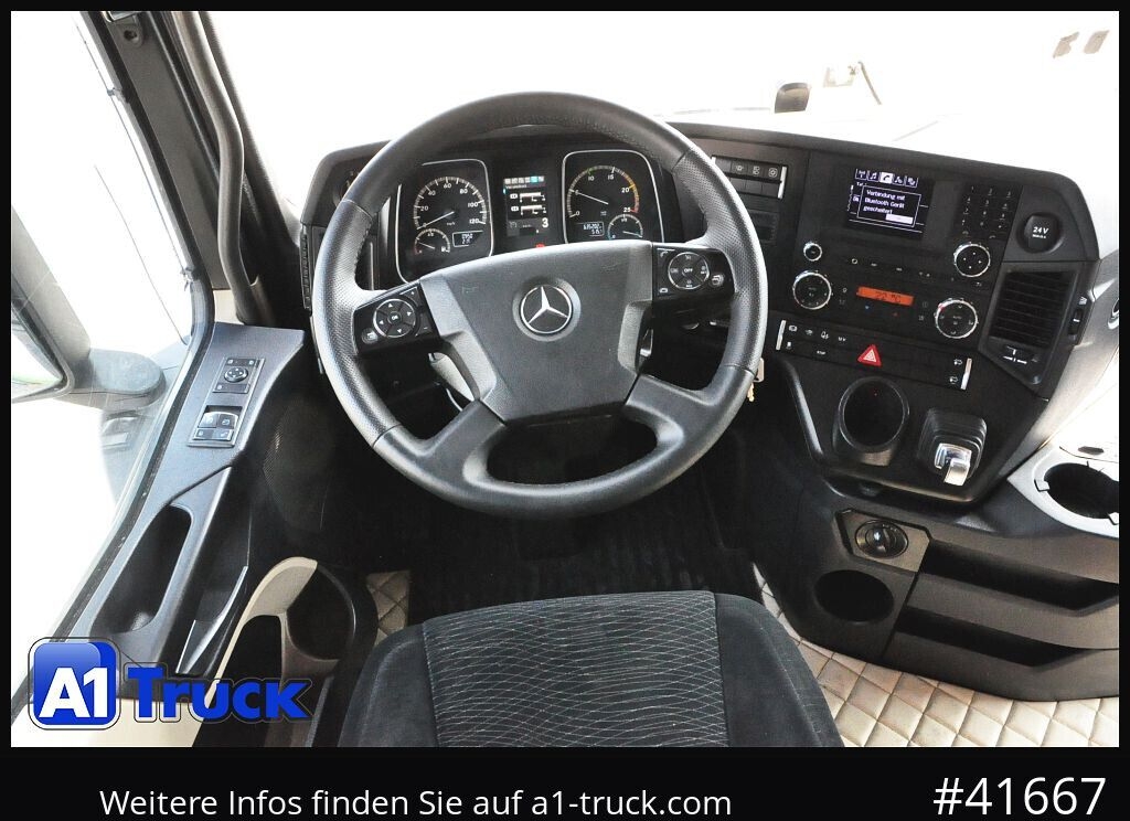 MERCEDES-BENZ