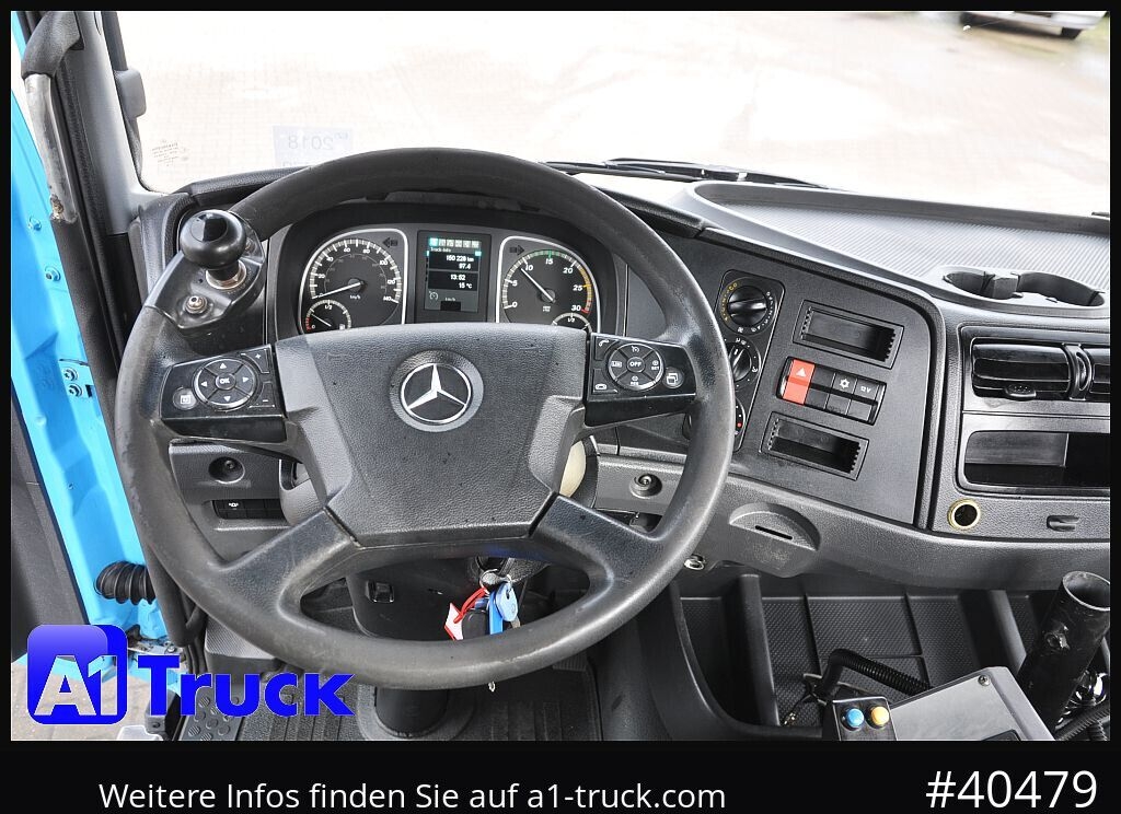 MERCEDES-BENZ