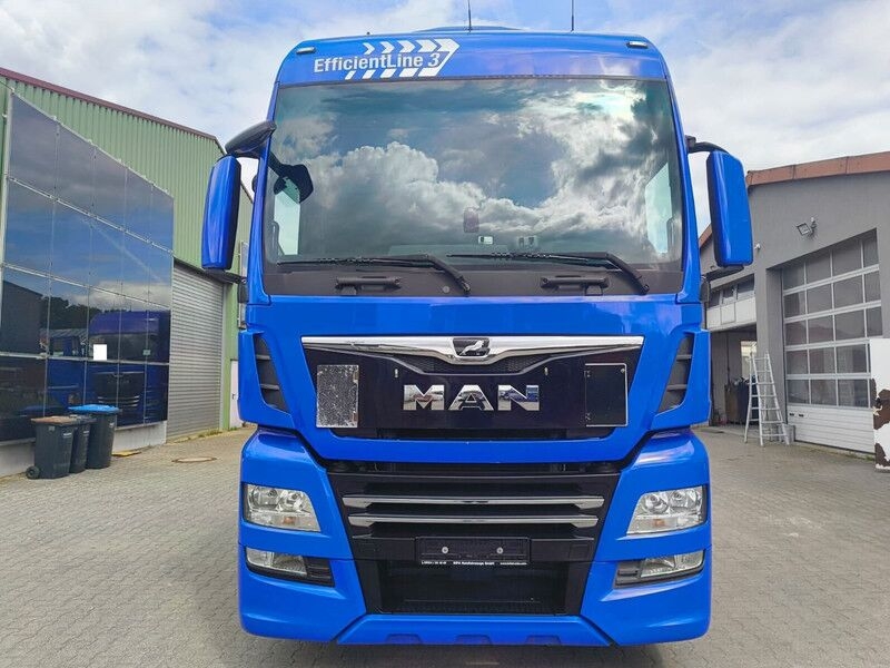 MAN