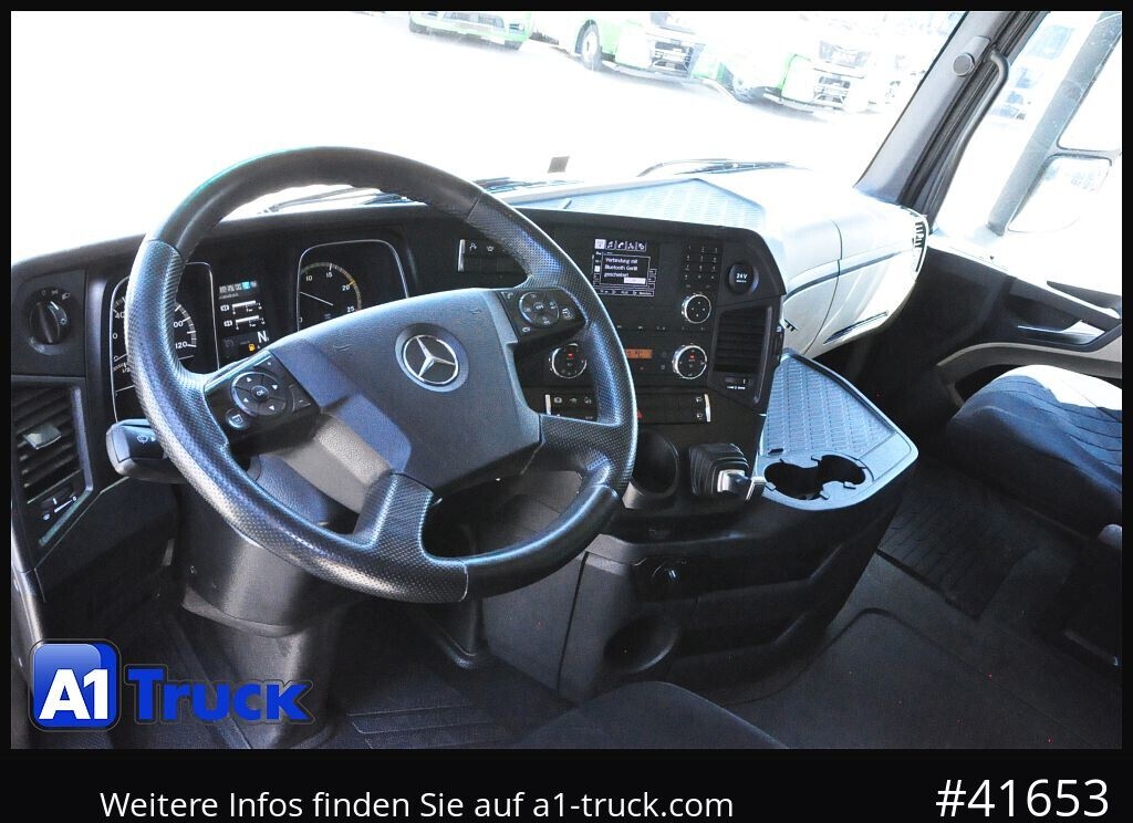 MERCEDES-BENZ