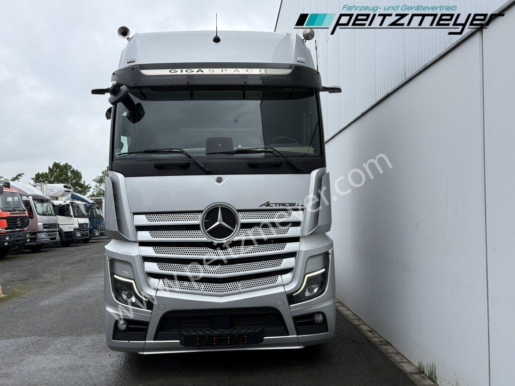 MERCEDES-BENZ