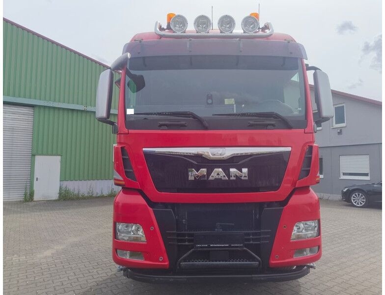 MAN