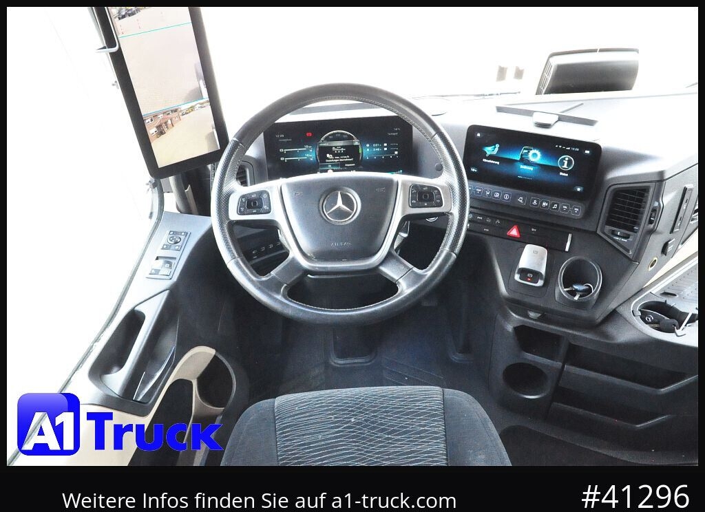 MERCEDES-BENZ