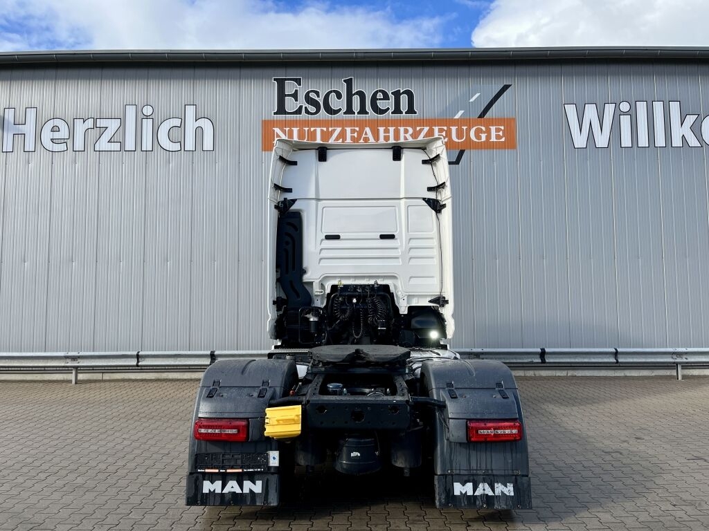 MAN
