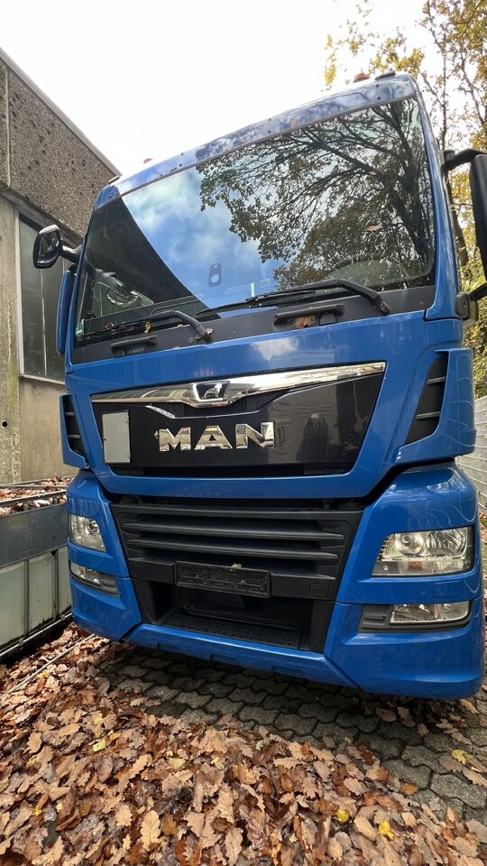 MAN