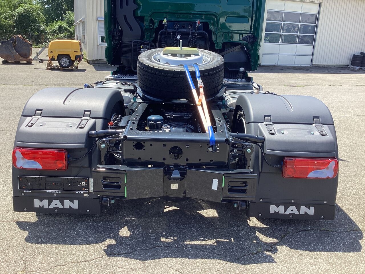 MAN