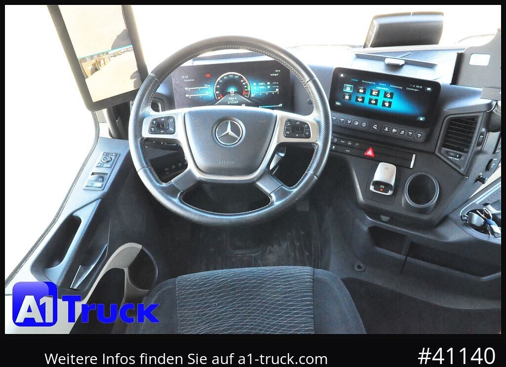 MERCEDES-BENZ