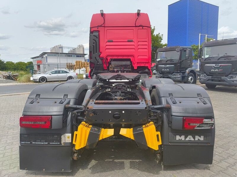 MAN