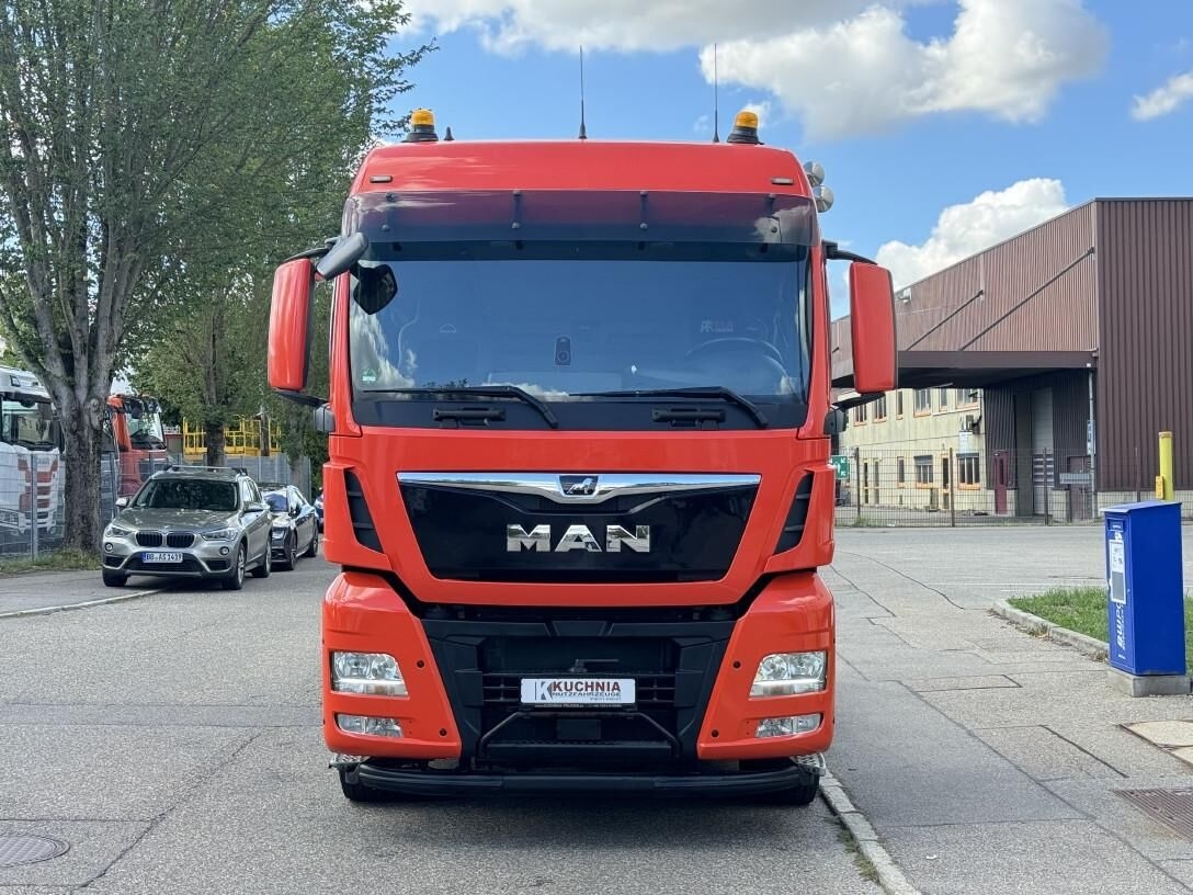 MAN