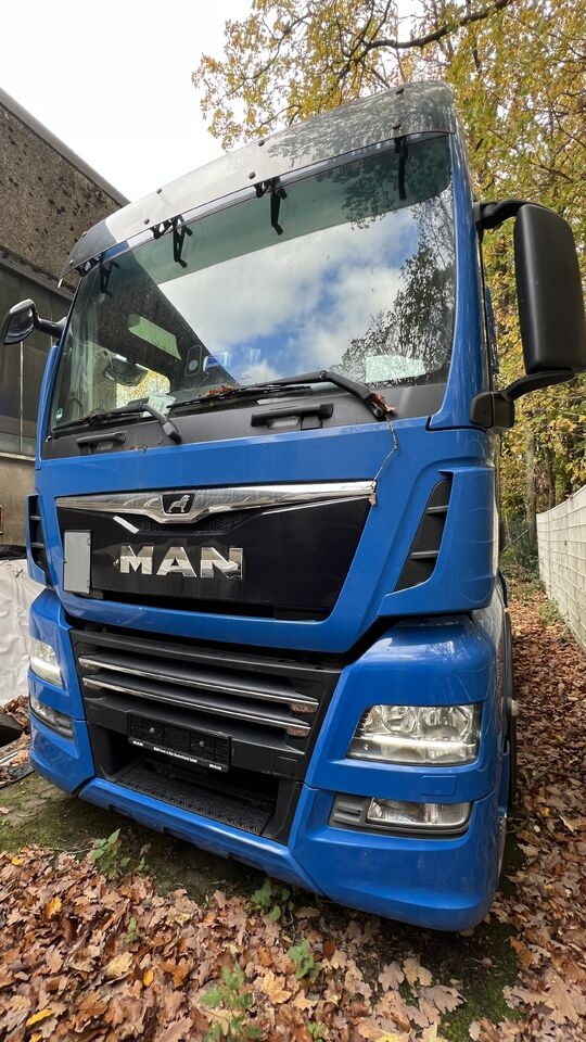 MAN