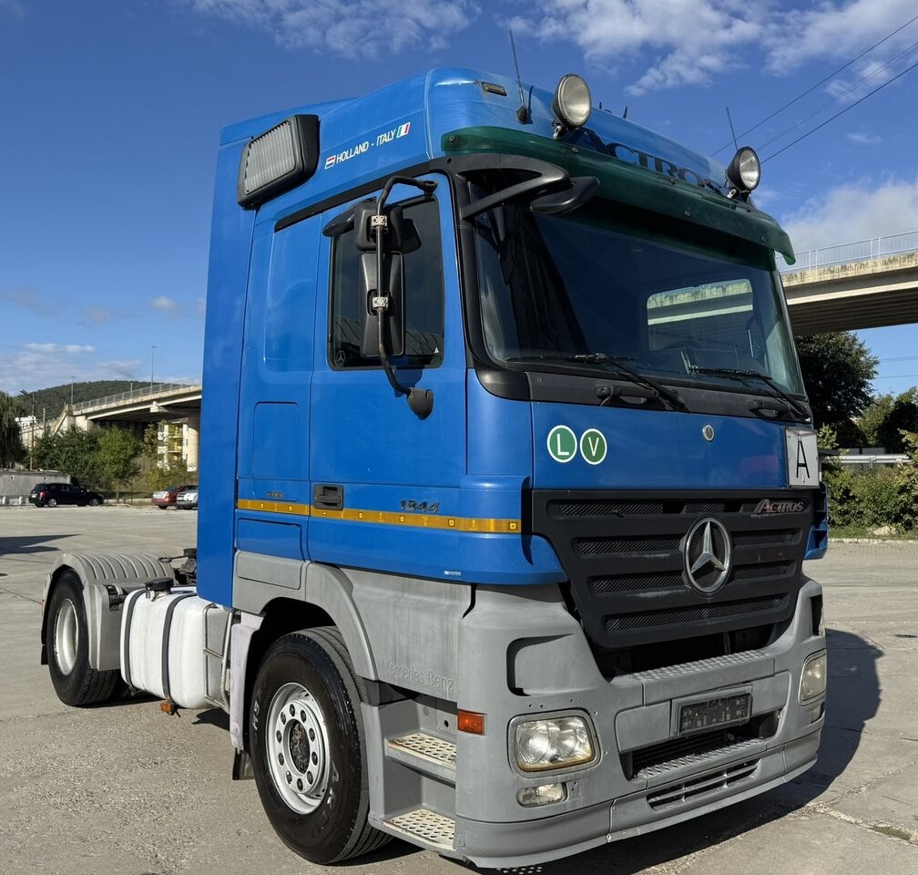 MERCEDES-BENZ