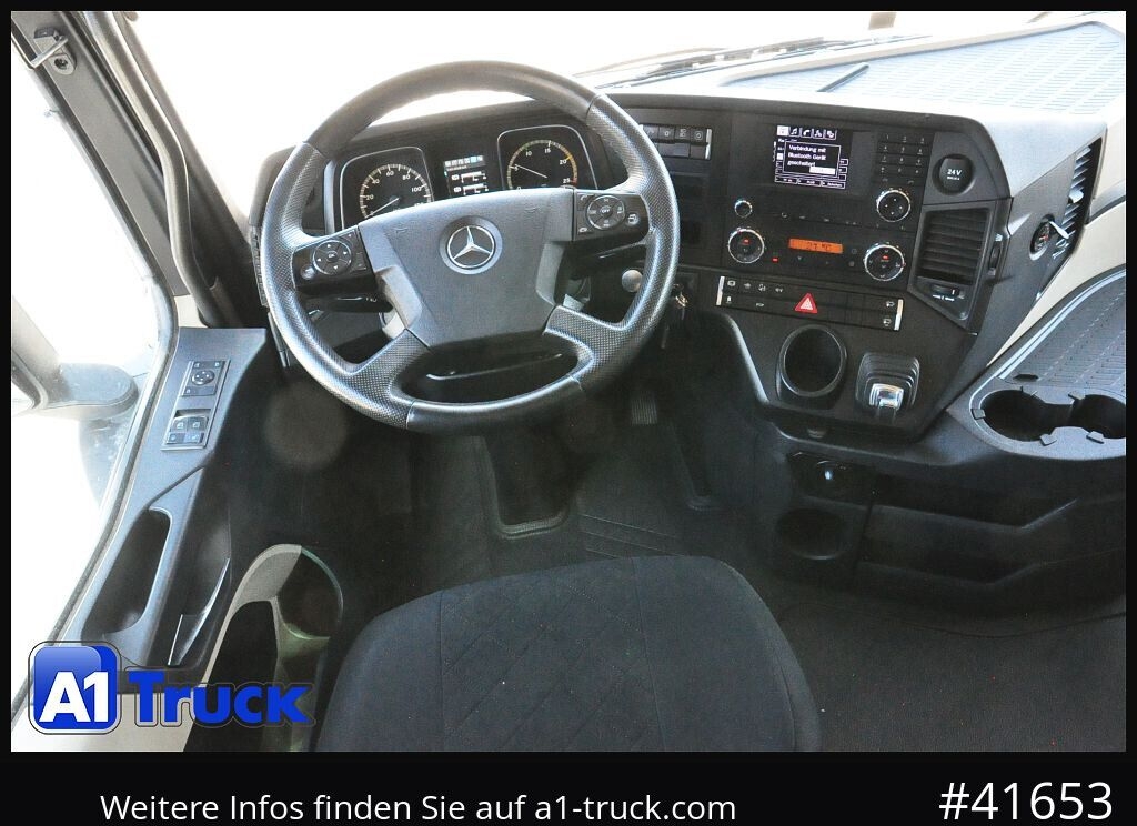 MERCEDES-BENZ