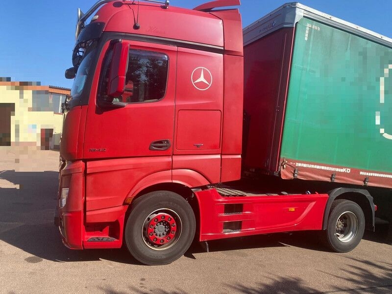Mercedes-Benz