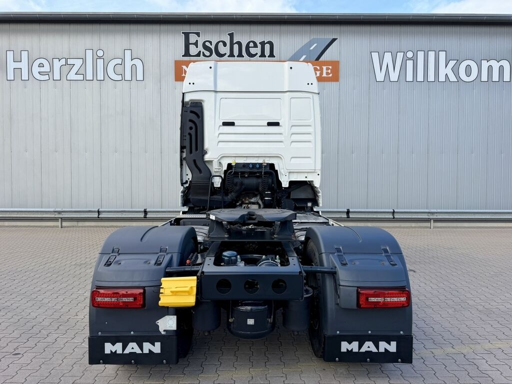 MAN